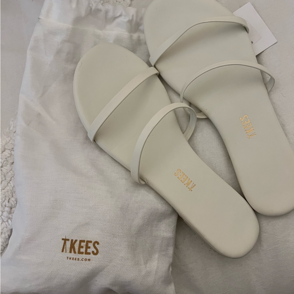 TKEES GEMMA SANDALS IN WHITE